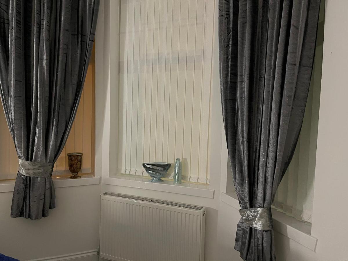 Ferienwohnung Hla Holytown Mossend Exterior foto